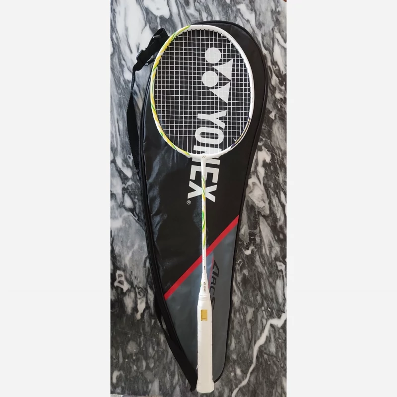 راکت یونکس مدل Astrox100zz مسترکوالیتی درجه یک با زه و گریپ